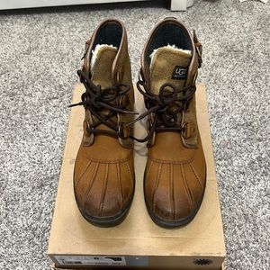 Ugg “Cecile” duck boot in women’s size 9 in brown/cognac color